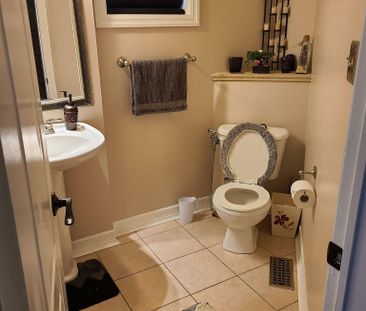 For Lease - 3919 Arvona Place, Mississauga, Ontario - Photo 2