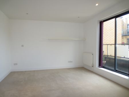 Paddock Gardens, Crystal Palace, London, SE19 - Photo 3