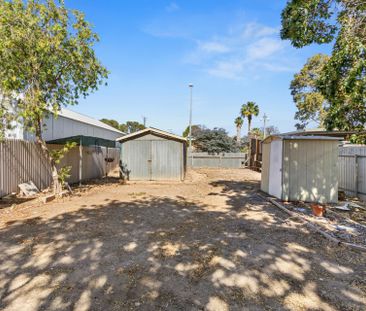 Retro Charm with Space to Make It Your Own - Photo 3