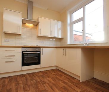 2 bedroom terraced house to rent - Photo 6