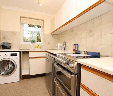 Weymouth Court, Bath, BA1 - Photo 2