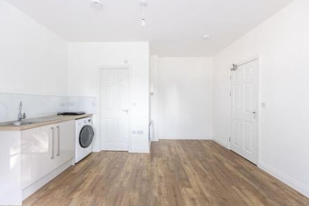 Studio to rent - Photo 3