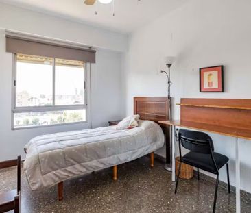 Carrer de la Vall de la Ballestera, Valencia, Valencian Community 4... - Photo 6