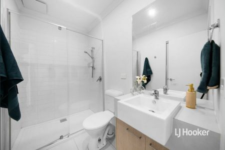 6 Palmerston Walk, Werribee VIC, Belconnen - Photo 2