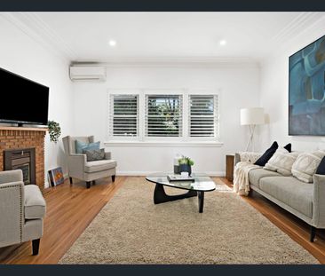 Stunning 5 Bedroom Family Home - Photo 2