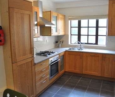 Room in a Shared House, Rope St, SE16 - Photo 5