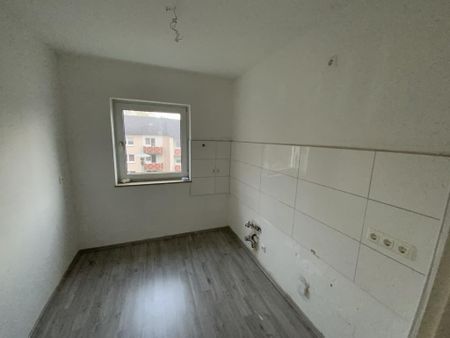Schicke 3-Zimmer-Wohnung mit Balkon im 1. Obergeschoß in Lüdenscheid am Buckesfeld! - Photo 3