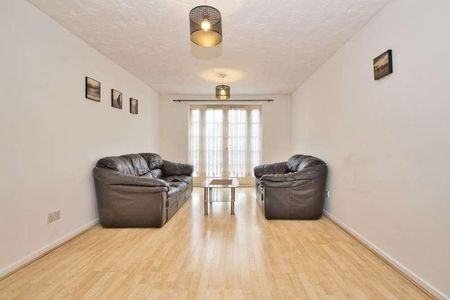 Henley Lodge, Willow Walk, London, E17 - Photo 3