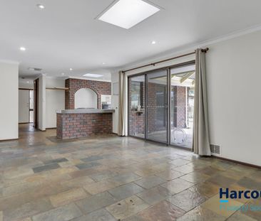 Family Home with Below-Ground Pool in Willetton - Photo 3