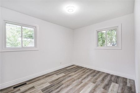 For Lease - 8 Glengarry Road, St. Catharines, Ontario - Photo 2