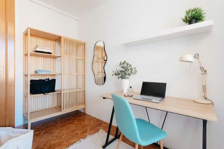 Gran Via de Ferran el Catòlic, Valencia, Valencian Community 46008 - Photo 3