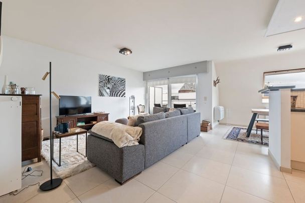 GEMEUBELD APPARTEMENT MET 2 SLAAPKAMERS TE HUUR IN HET HARTJE VAN SINT-TRUIDEN - Photo 1