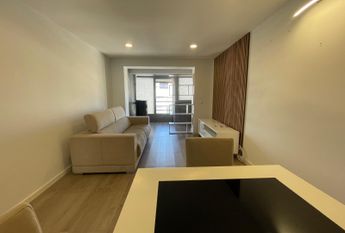 Apartamento T3 localizado na Avenida Dr. Lourenço Peixinho em Aveiro.