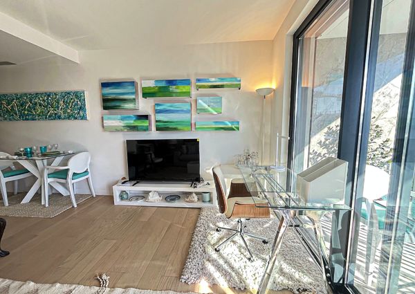 Apartamento T1 mobilado em Miraflores com Vista de Rio, a estrear