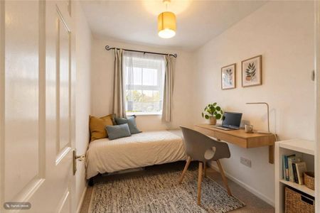 3 bedroom end of terrace house to rent - Photo 4