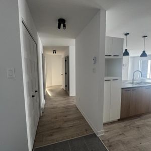 5 1/2 neufs à louer - Des maintenant ou mars. - Photo 3