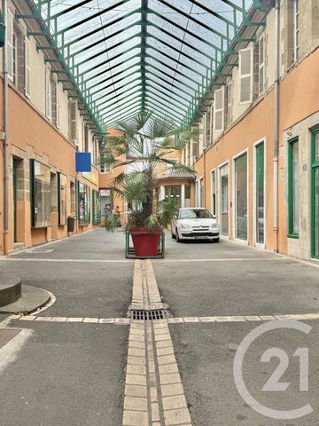 Location Appartement 2 pièces 61m² MOULINS 03000 - Photo 5