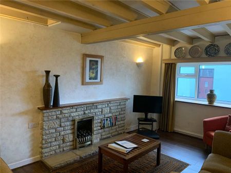 3 bedroom end of terrace house to rent - Photo 2