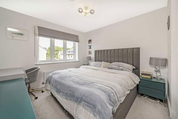 4 bedroom detached house to rent - Photo 1