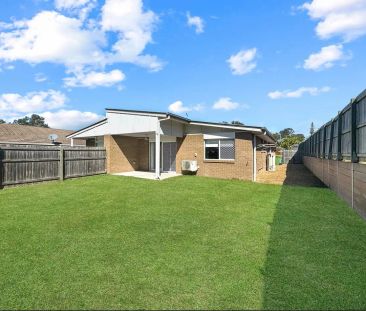 “Stylish and Spacious Family Duplex in Brentwood Forest Estate, Bel... - Photo 1