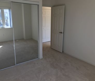 For Lease - 250 Sunny Meadow Boulevard Unit# 141, Brampton, Ontario - Photo 2