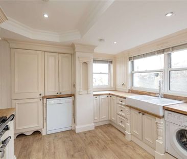 A beautiful three bedroom detached family home, available on an unf... - Photo 1