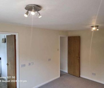 Heron Court, Colindale, London, NW9 - Photo 1