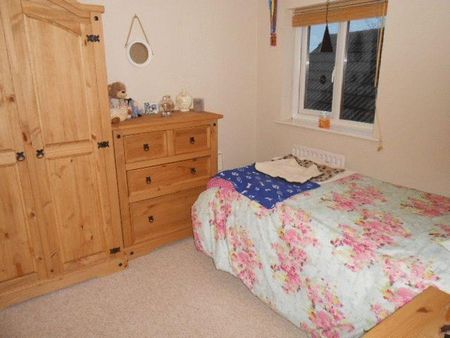 3 bedroom semi-detached house to rent - Photo 4