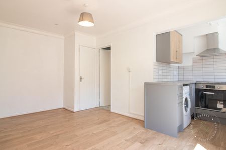 1 Bedroom Flat - Photo 3
