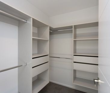 Ravenswood – Spacious Family Home! - Photo 4