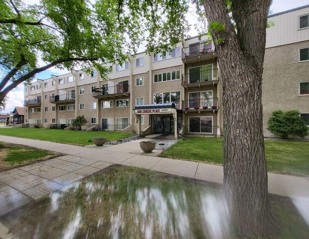 San Carlos Place | 10325 120 Street, Edmonton - Photo 1