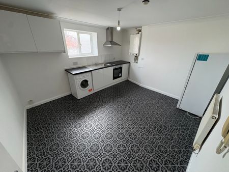 2 Bed Flat, Neasden Lane, NW10 - Photo 2