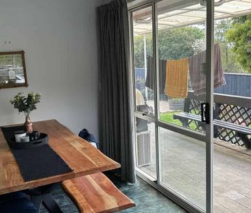 Sunny 3-Bedroom Home with Grampians Views - Photo 4