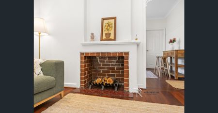 Charming Cottage with Outdoor Bath - Photo 3