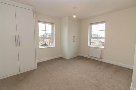 3 bedroom semi-detached house to rent - Photo 5