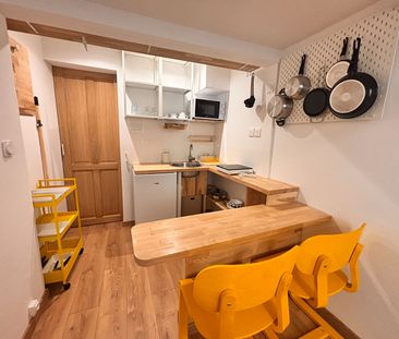 NIMES CENTRE - STUDIO MEUBLE 13.31m², RENOVE, MEZZANINE, CAVE - Photo 4