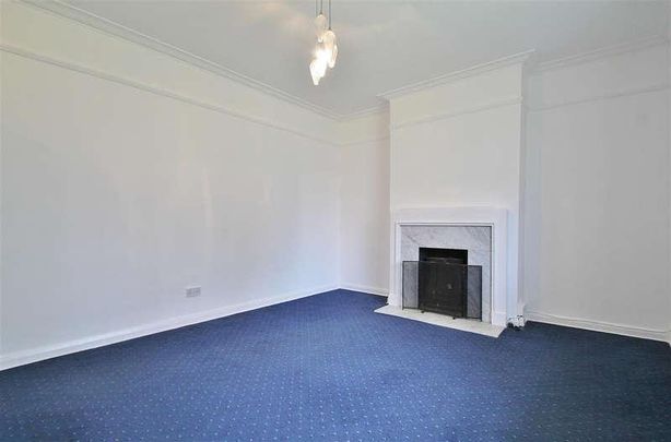 Thornbury Court, Off College Road, Isleworth, TW7 - Photo 1