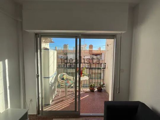 Alquiler de estudio en Calle la Loma, 107 - Photo 1