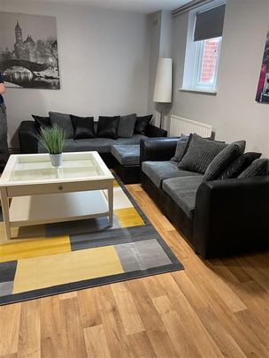 Room 6 & 7, 23 Albert Square, NG7 2FH, NOTTINGHAM - Photo 1