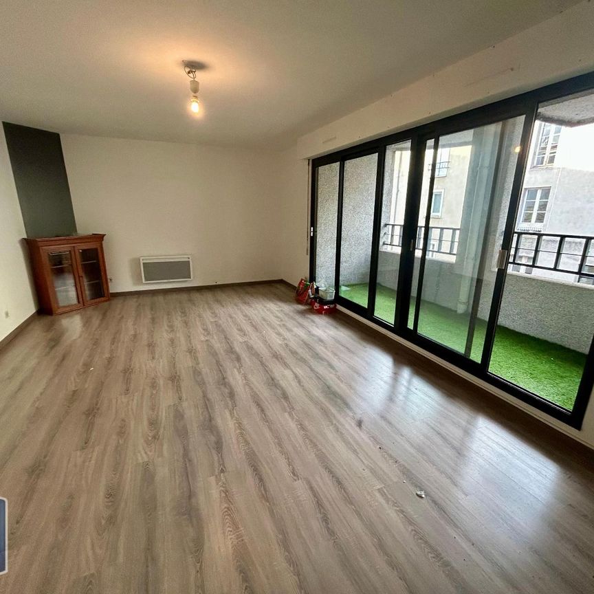 Location Appartement 2 pièces 74m² CHOLET 49300 - Photo 2