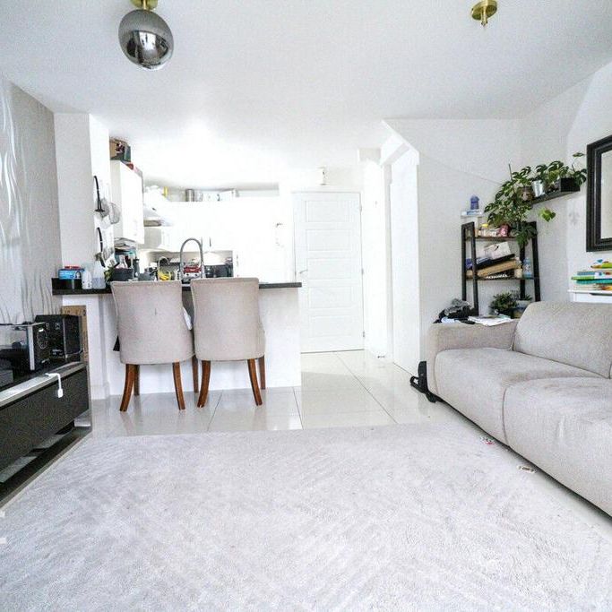 4 bedroom townhouse to rent - Photo 1