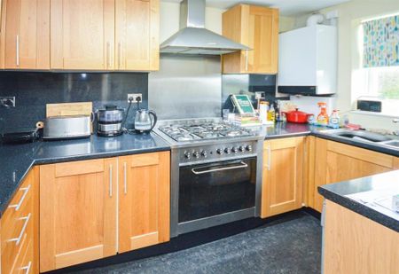 2 bedroom flat to rent - Photo 3