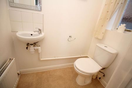 3 bedroom detached house to rent - Photo 3