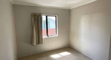 Cozy 3-Bedroom Home with Detached Garage on Grandview Road - Photo 2