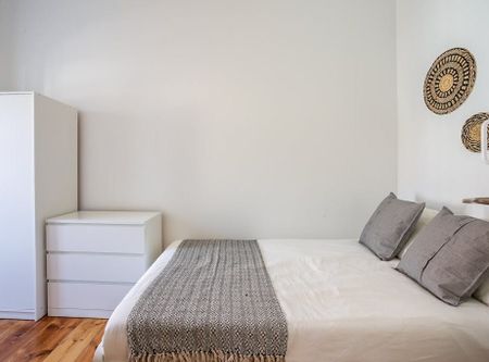 Calçada do Marquês de Abrantes, Lisbon, Lisbon 1200-163 - Photo 4