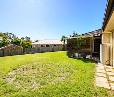 SPACIOUS 4 BEDROOM 2 BATHROOM HOME IN A QUIET SUBURB - Photo 5