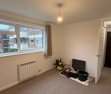 Warren Road, Guildford, Surrey, GU1 - Photo 5