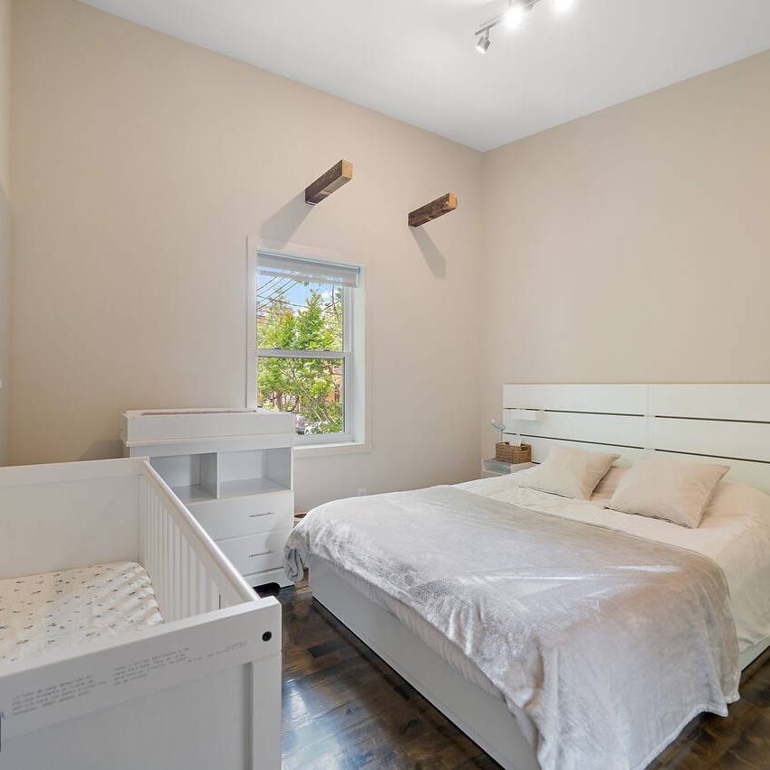 Two-storey house for rent in Plateau-Mont-Royal | Accès International - Photo 1