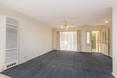 1 / 17 Menzies Crescent, SHEPPARTON VIC 3630 - Photo 5