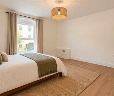 Brookhill Road, London, SE18 - Photo 1
